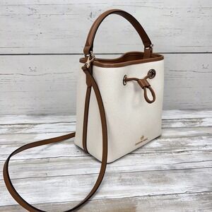 MICHAEL Kors Suri Bucket Handbag Purse Crossbody Messenger Cream Leather Trim